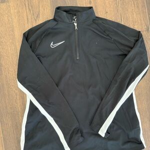 Nike Women’s Dri Fit Quarter Zip Jacket